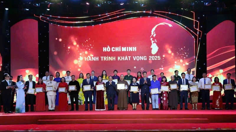 Bắc Ninh: 02 tập thể và 02 cá nhân được vinh danh trong Chương trình Giao lưu điển hình tiêu biểu...