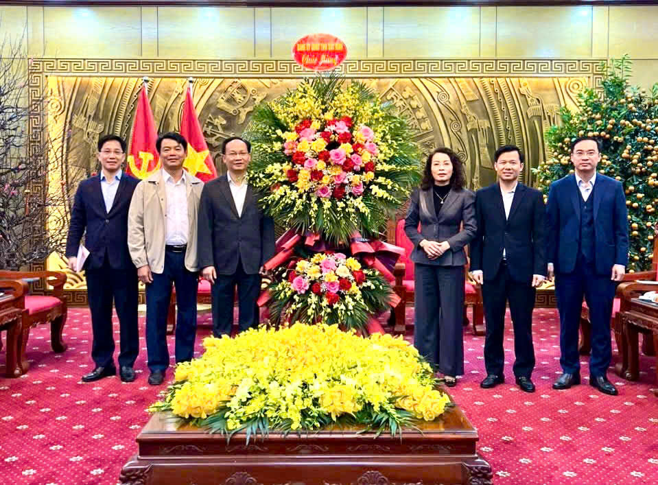 Đảng ủy UBND tỉnh chúc mừng Tỉnh ủy Bắc Ninh nhân kỷ niệm 96 năm Ngày thành lập Đảng Cộng sản Việt Nam