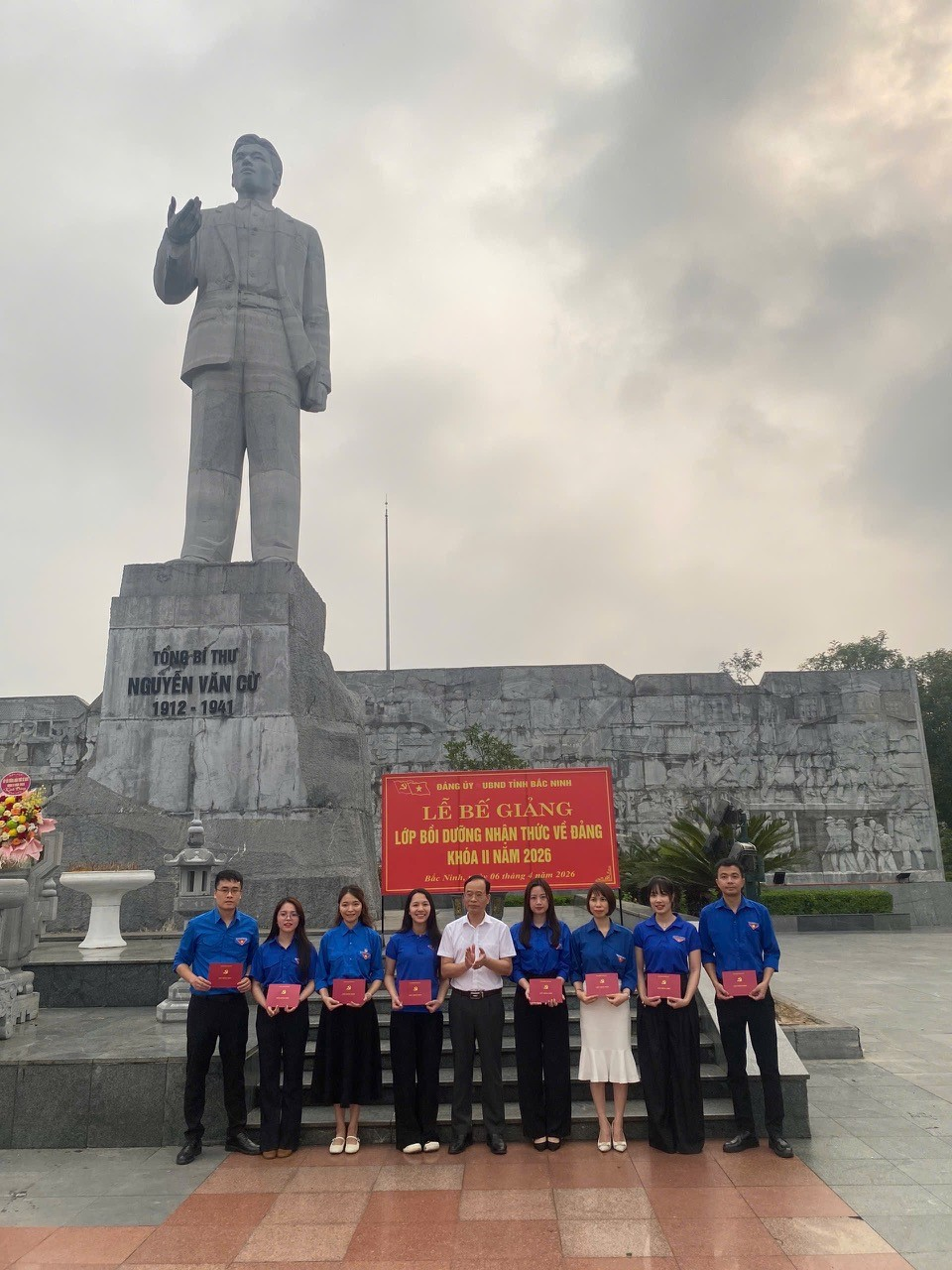 Bế giảng lớp Bồi dưỡng nhận thức về Đảng khoá II năm 2026 dành cho quần chúng ưu tú là đoàn viên...