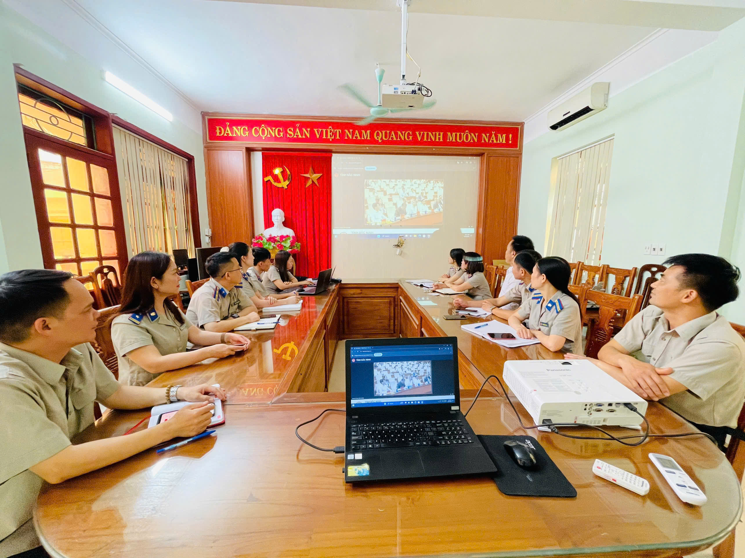 Đảng ủy UBND tỉnh triển khai học tập Nghị quyết Trung ương 2 khóa XIV